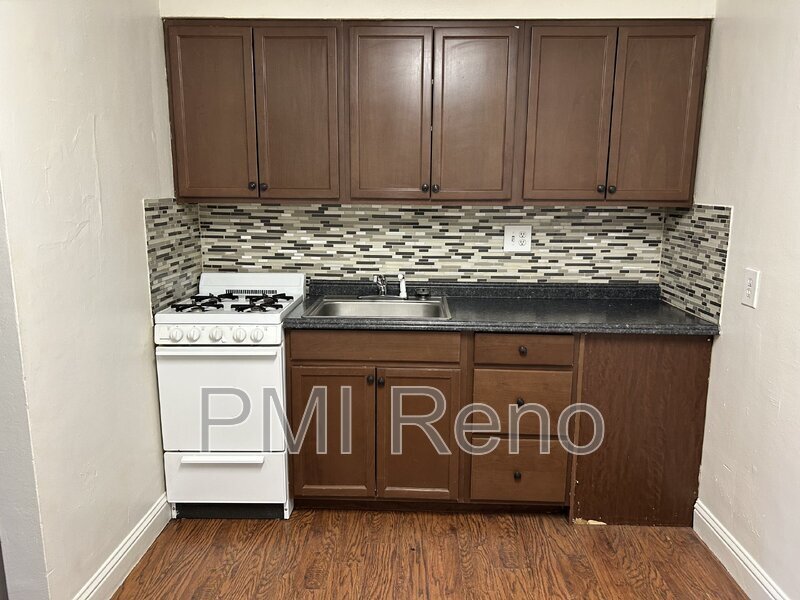 Primary Photo - 1747 1/2 C St