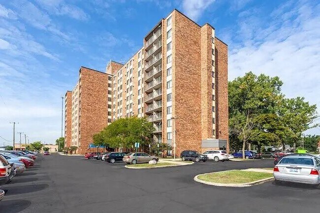 Foto del edificio - 20800 Wyoming Ave