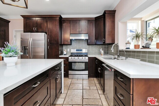 Foto del edificio - 4212 W 2nd St