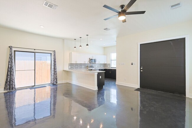 Foto del edificio - Modern 3-Bedroom Home in Denver Heights, D...