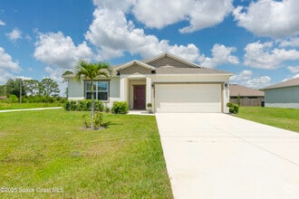 Building Photo - 724 San Filippo Dr SE