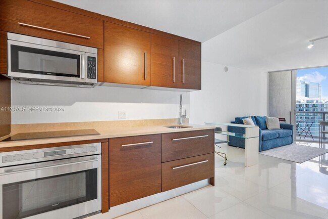 Foto del edificio - 475 Brickell Ave