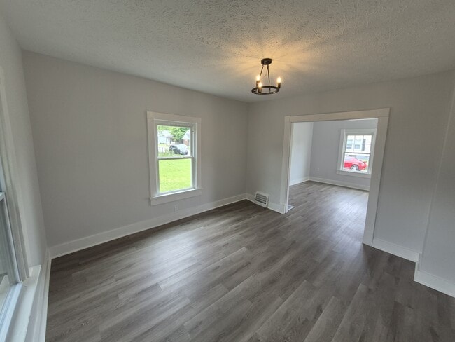 Building Photo - 210 S Hedges St