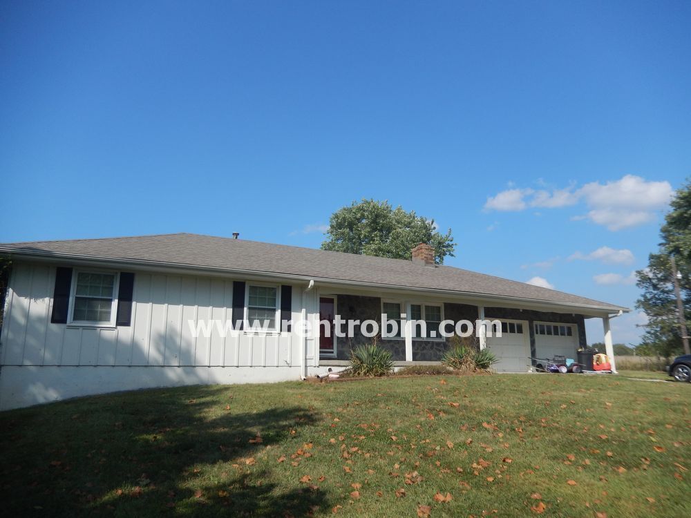 COUNTRY LIVING AT ITS BEST House for Rent in Peculiar, MO