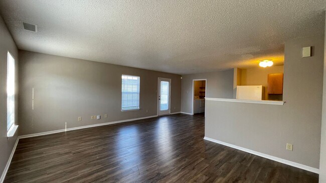 Building Photo - 4113 Doten Dr