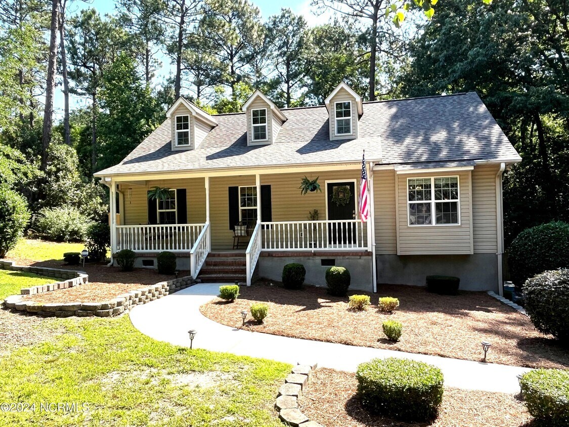 Foto principal - 2400 Longleaf Dr SW