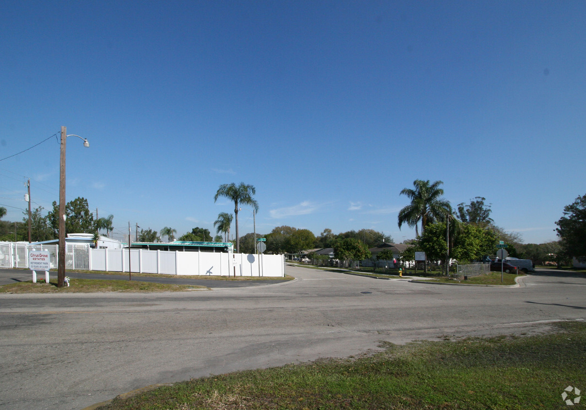Primary Photo - 723 44th Ave E