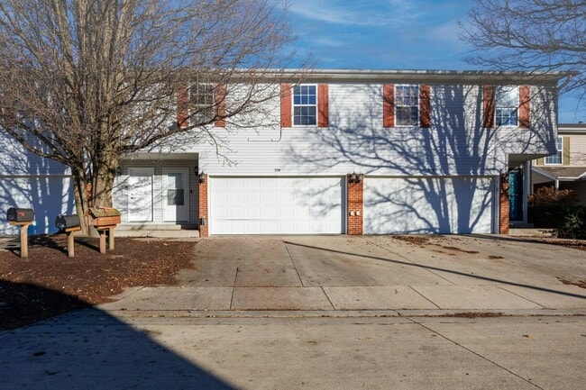 Building Photo - 250 Parktrail Rd