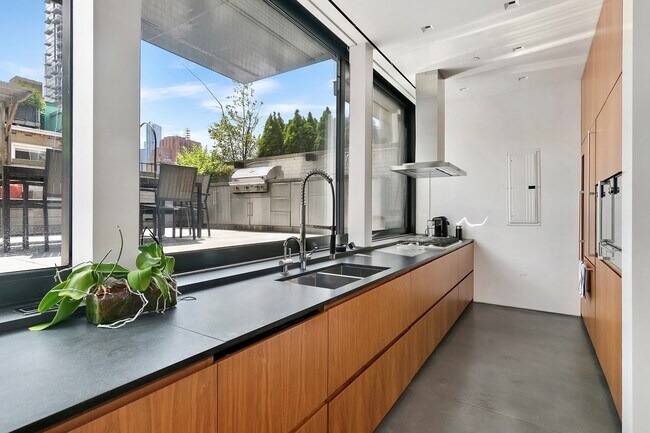 Building Photo - Furnished Duplex PH Loft with Two Decks