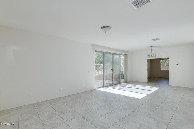 Building Photo - 3411 W Hayduk Rd