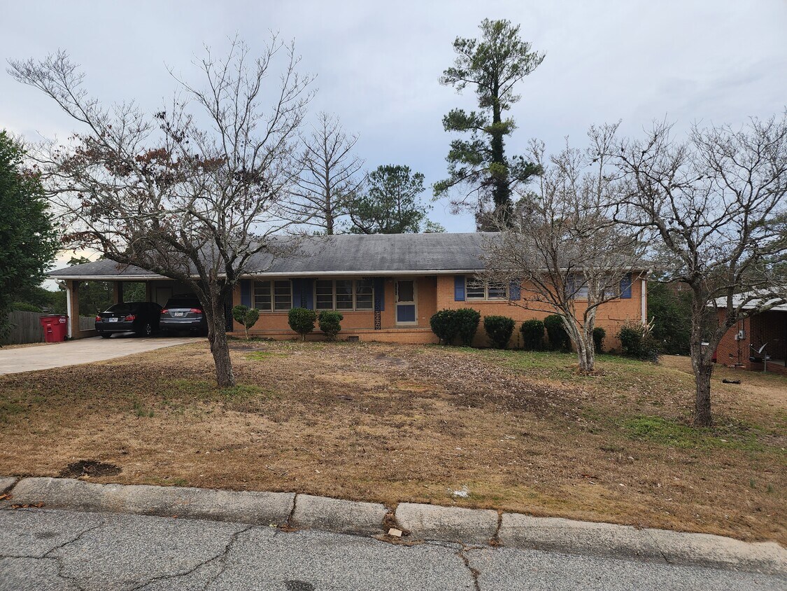Primary Photo - 1550 Berkshire Dr