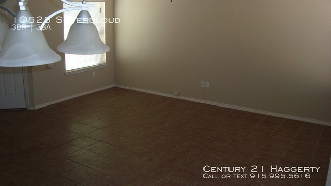 Building Photo - 10525 Silvercloud Dr