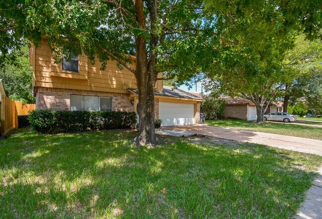 Building Photo - 12335 Haroldson Forest Dr