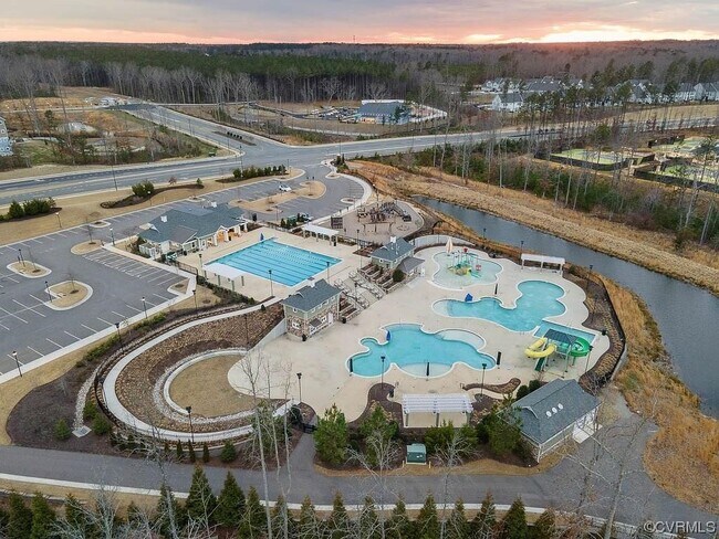 Foto del edificio - 7376 Nicklaus Cir