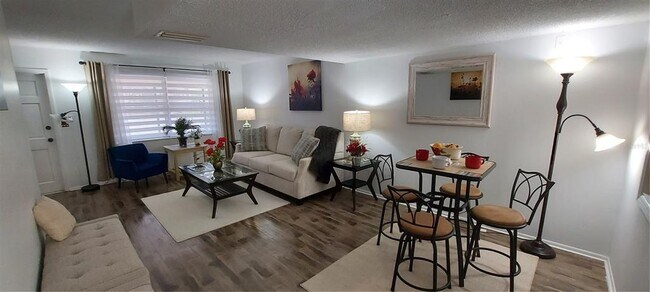 Foto del edificio - 3251 Ramblewood Dr N