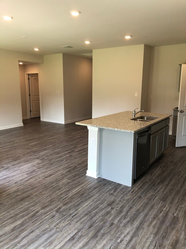 Building Photo - 28364 Longfellow Ln