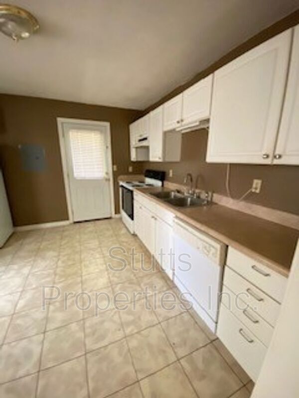 Foto del edificio - 1346 James St