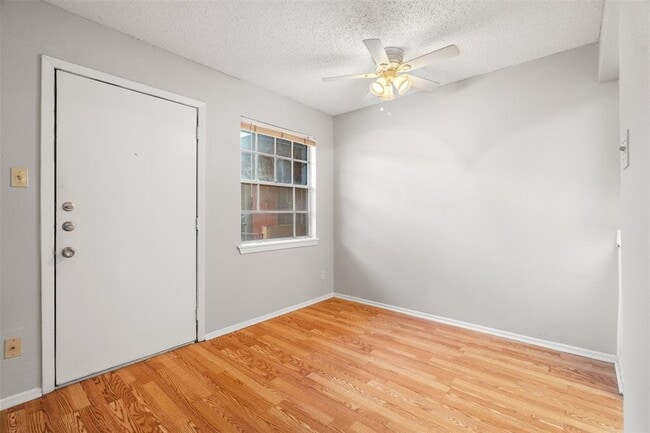 Foto del edificio - 307 E 31st St