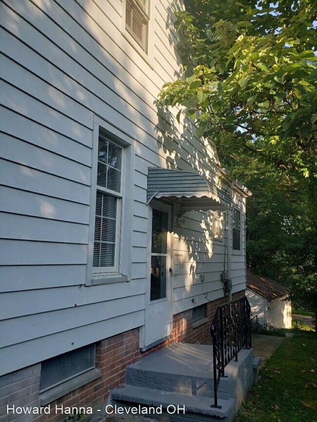 Building Photo - 5 br, 2 bath House - 1661 Sagamore Drive