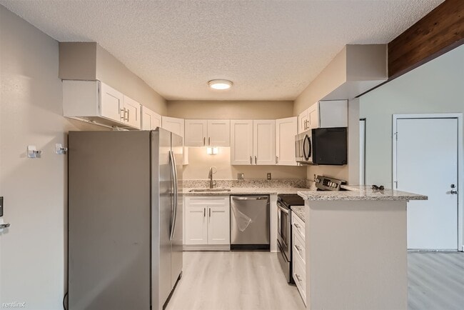 Building Photo - 2 br, 1 bath Condo - 333 Wright Street 303