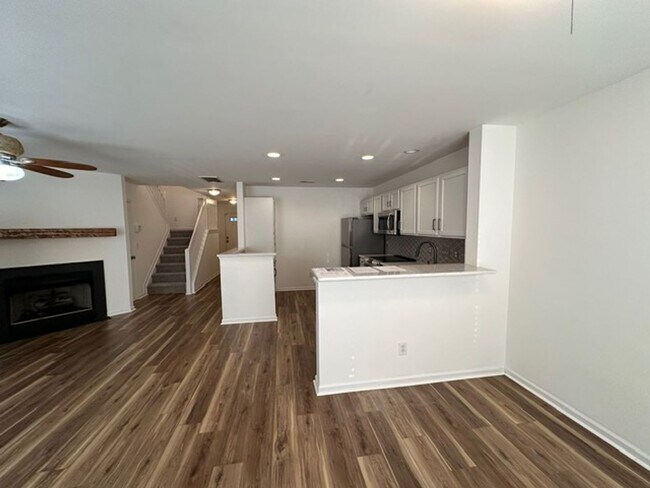 Building Photo - Townhouse / Stoney Creek