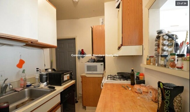 Foto del edificio - 100 Saint Marys St. Unit 8