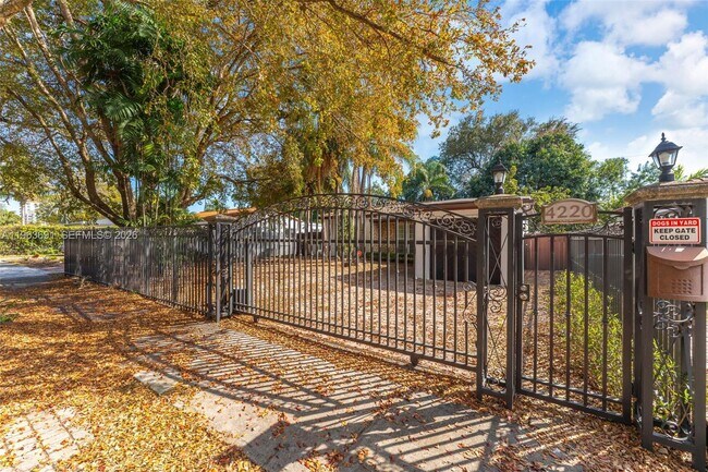 Foto del edificio - 4220 SW 13th St