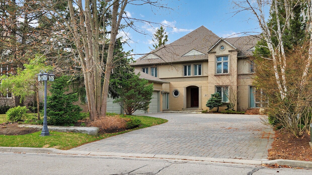 Primary Photo - 90 Humberview Dr