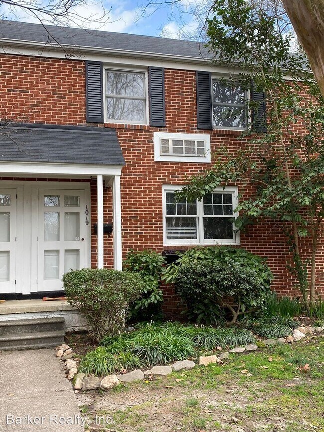 Building Photo - 1 br, 1.5 bath House - 1019 Nichols Drive