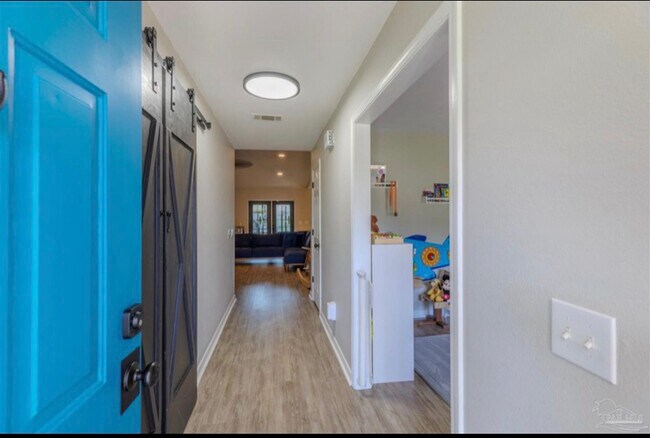 Foto del edificio - 7358 Brevard St