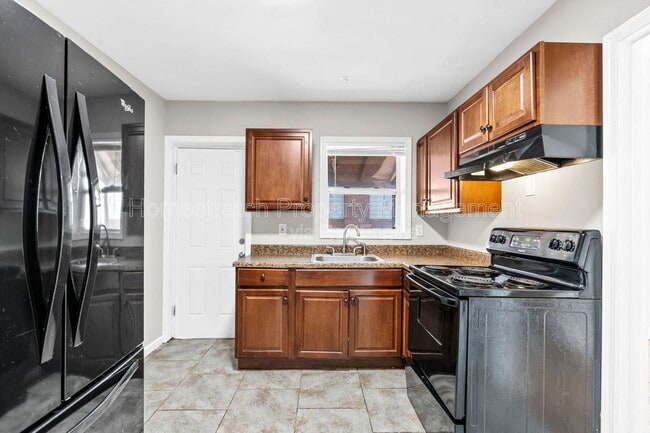 Building Photo - 2633 Avie Dr