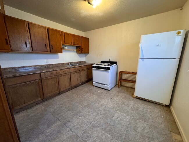 Foto del edificio - 201 E Mathews St