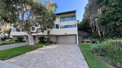 Building Photo - 7304 Alicante Rd
