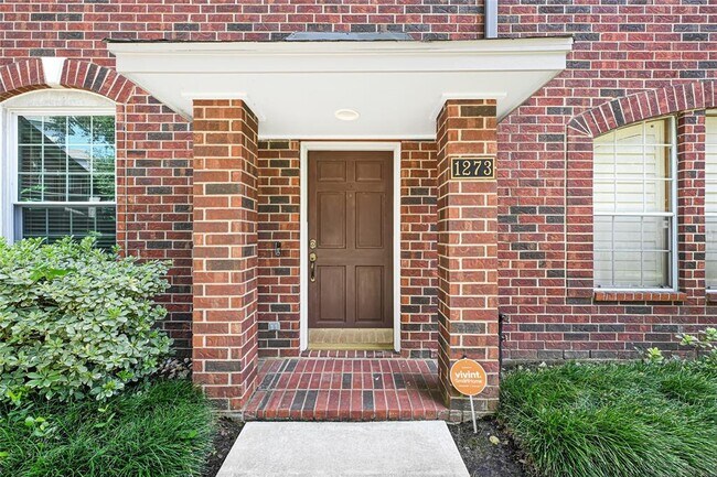 Foto del edificio - 1273 El Camino Village Dr