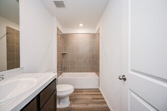 Building Photo - 1003 Vilana Rdg Ln