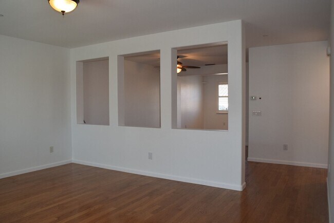 Building Photo - 3065 Parkham Dr