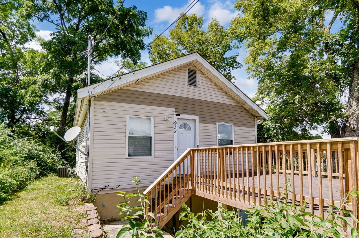 Primary Photo - 2 Bedroom, 1 Bath With Amazing Views!