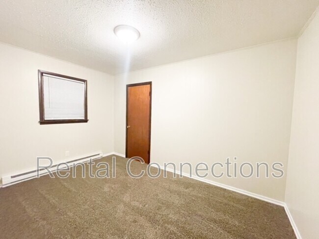 Foto del edificio - 100 Parkview Ln