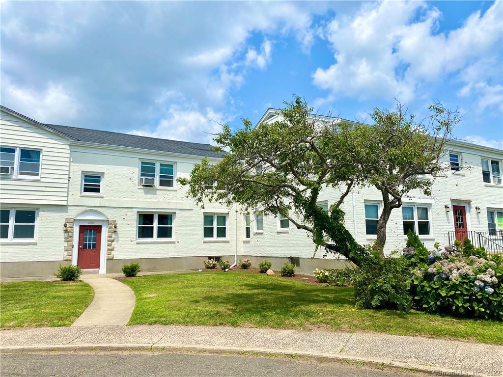 Primary Photo - 208 Point Beach Dr