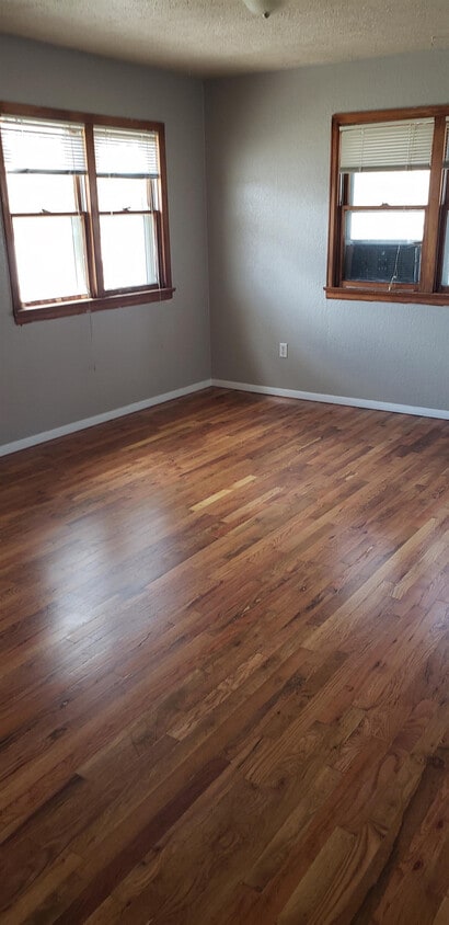 Building Photo - 1409 W A St