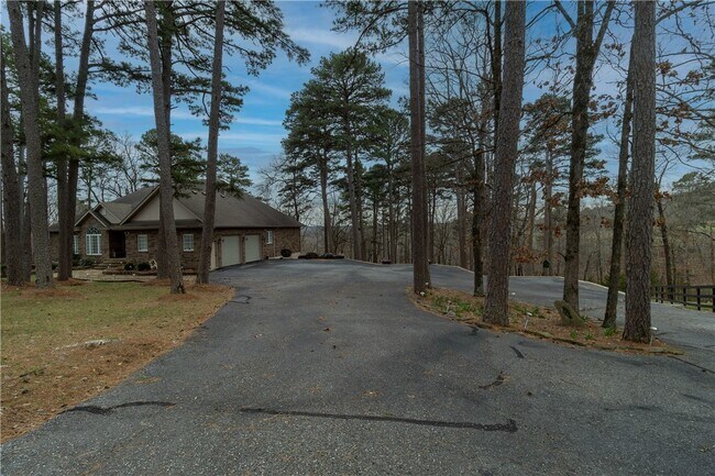 Foto del edificio - 20781 Low Gap Rd