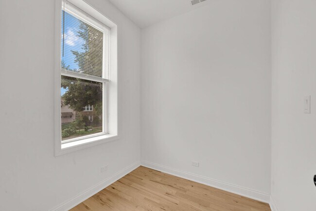 Foto del edificio - 3816 S Honore St