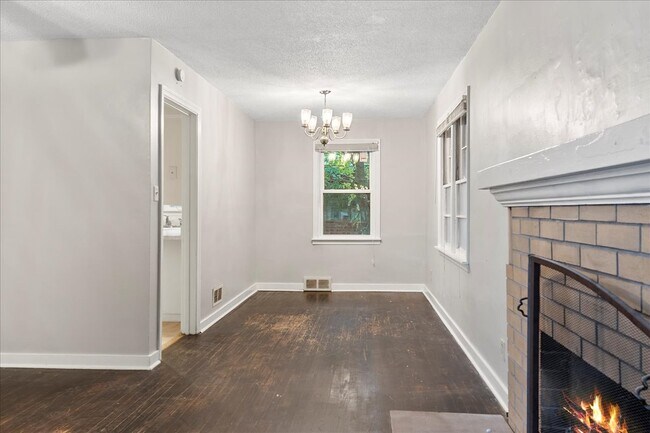 Foto del edificio - 317 E Oak St