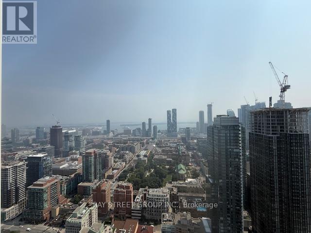 Photo du bâtiment - 88 Queen St E