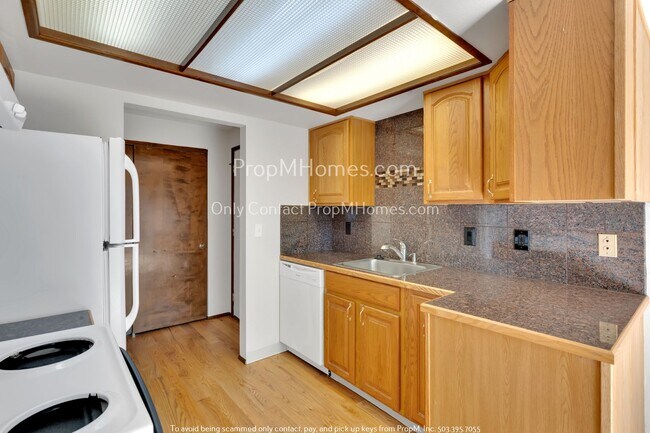 Foto del edificio - Charming Two Bedroom Townhouse in Gresham ...