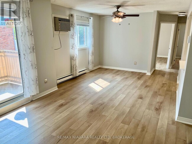 Photo du bâtiment - 62 Main St