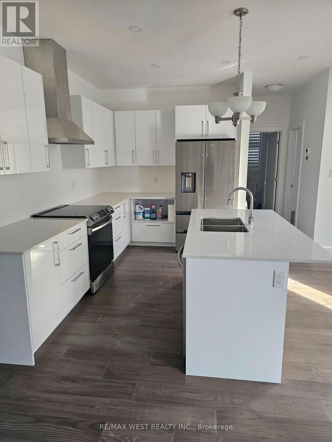 Building Photo - 203 MERRITT Crescent