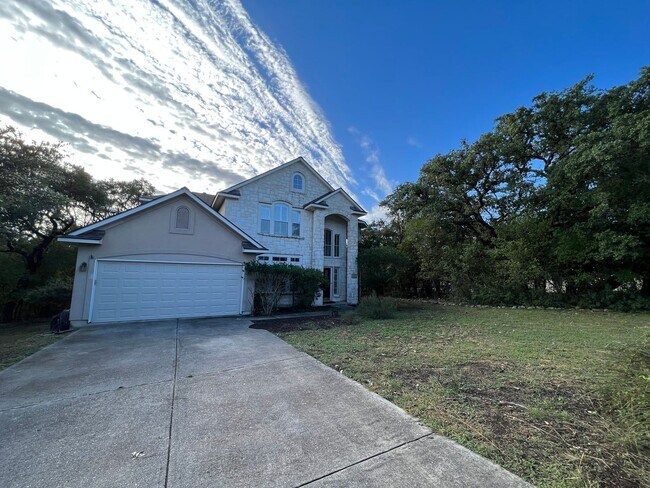 Foto del edificio - SPACIOUS 4 BEDROOM 3.5 BATH FEATURING AN I...