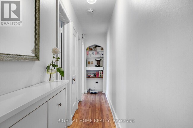 Building Photo - 396-396 MacKay St