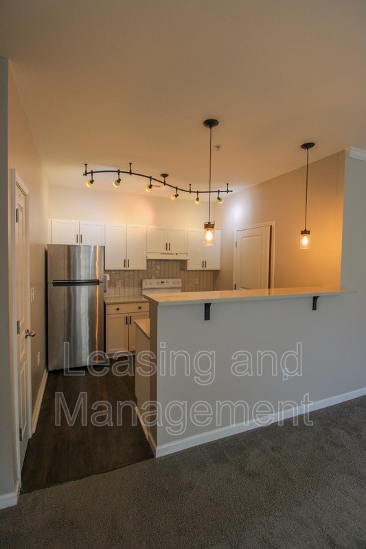 Building Photo - 600 Bucksley Ln